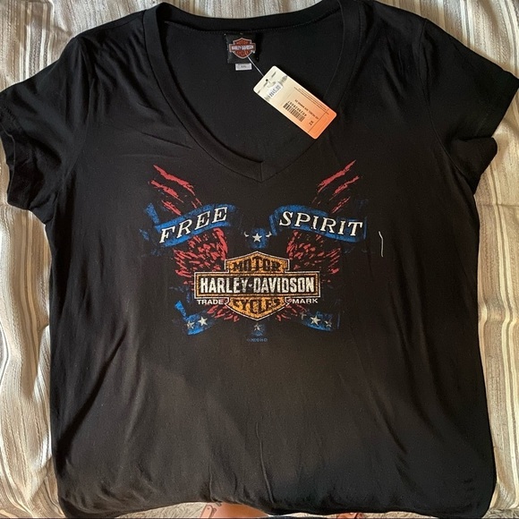 Harley-Davidson Tops - Harley-Davidson NWT V-Neck Tee "Free Spirit" Rhinestones